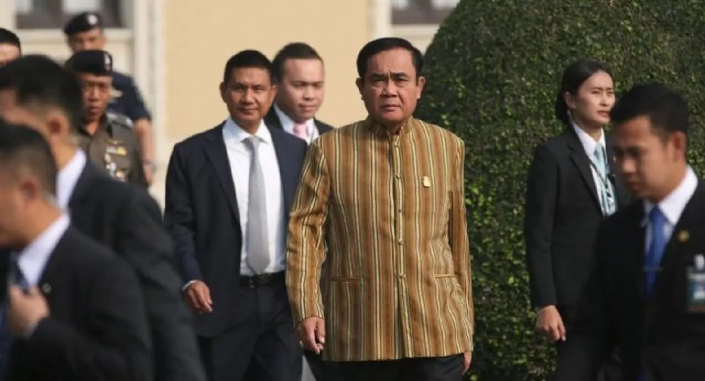 Court review of organic bills will not delay poll, Prayut promises Court review of organic bills will not delay poll, Prayut promises