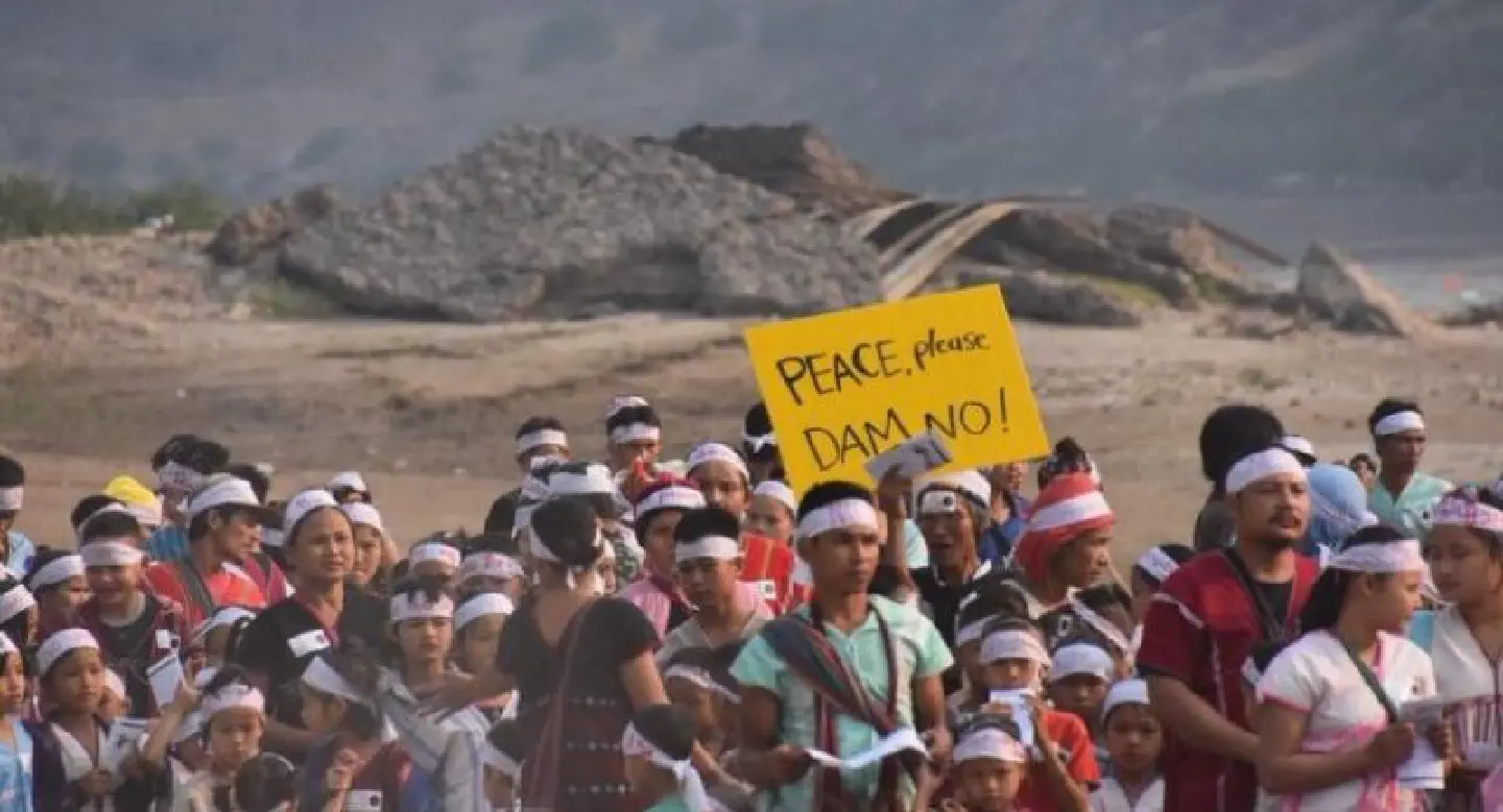 Riverside residents and refugees join forces to oppose Salween dams