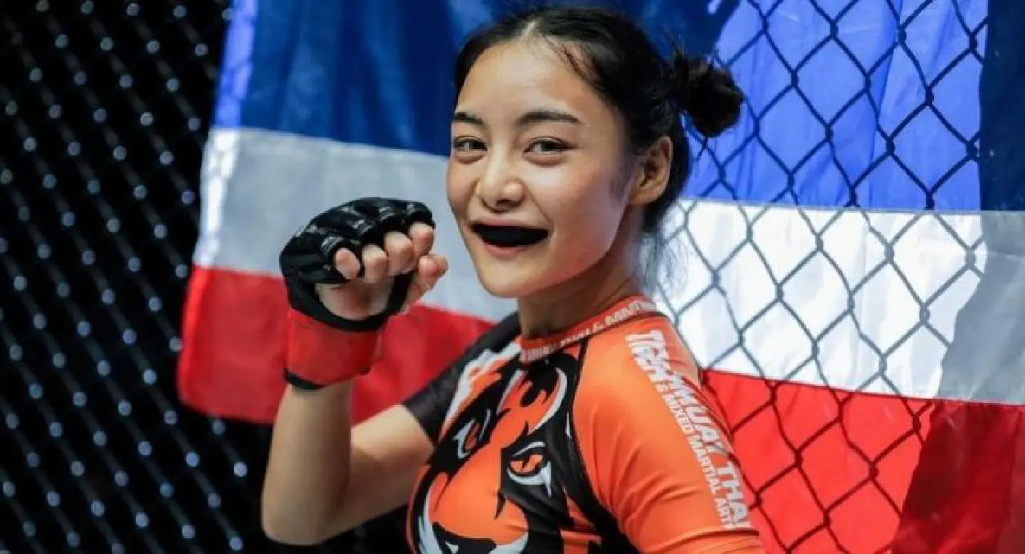 Behind Rika Ishige’s pretty smile: A lady who courageously battled bullying Behind Rika Ishige’s pretty smile: A lady who courageously battled bullying