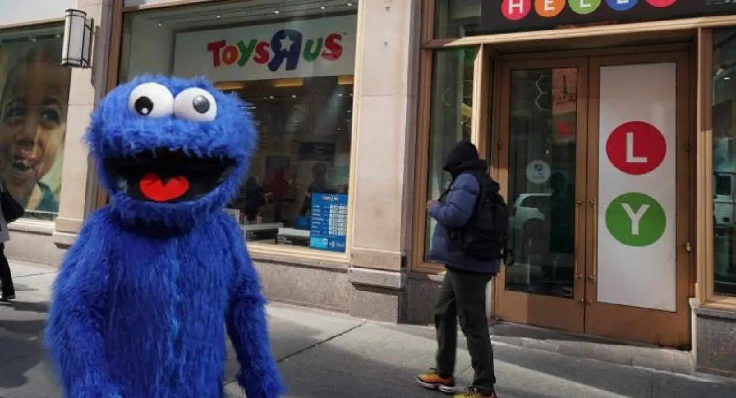 'End of an era': New York shoppers glum at Toys 'R' Us 'End of an era': New York shoppers glum at Toys 'R' Us