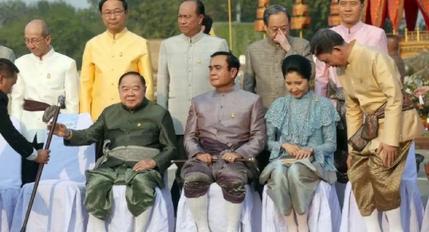 PM urges Thais to wear period costumes for outings PM urges Thais to wear period costumes for outings