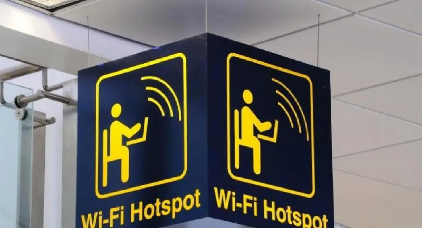 More Wi-Fi hotspots for Phuket as plan to tag tourists mulled More Wi-Fi hotspots for Phuket as plan to tag tourists mulled