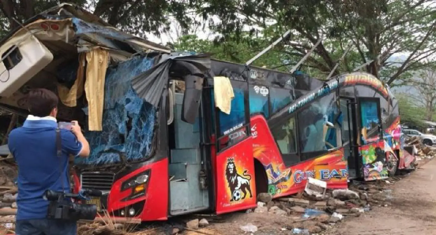 Shock and grief after 18 Kalasin residents killed in coach crash Shock and grief after 18 Kalasin residents killed in coach crash