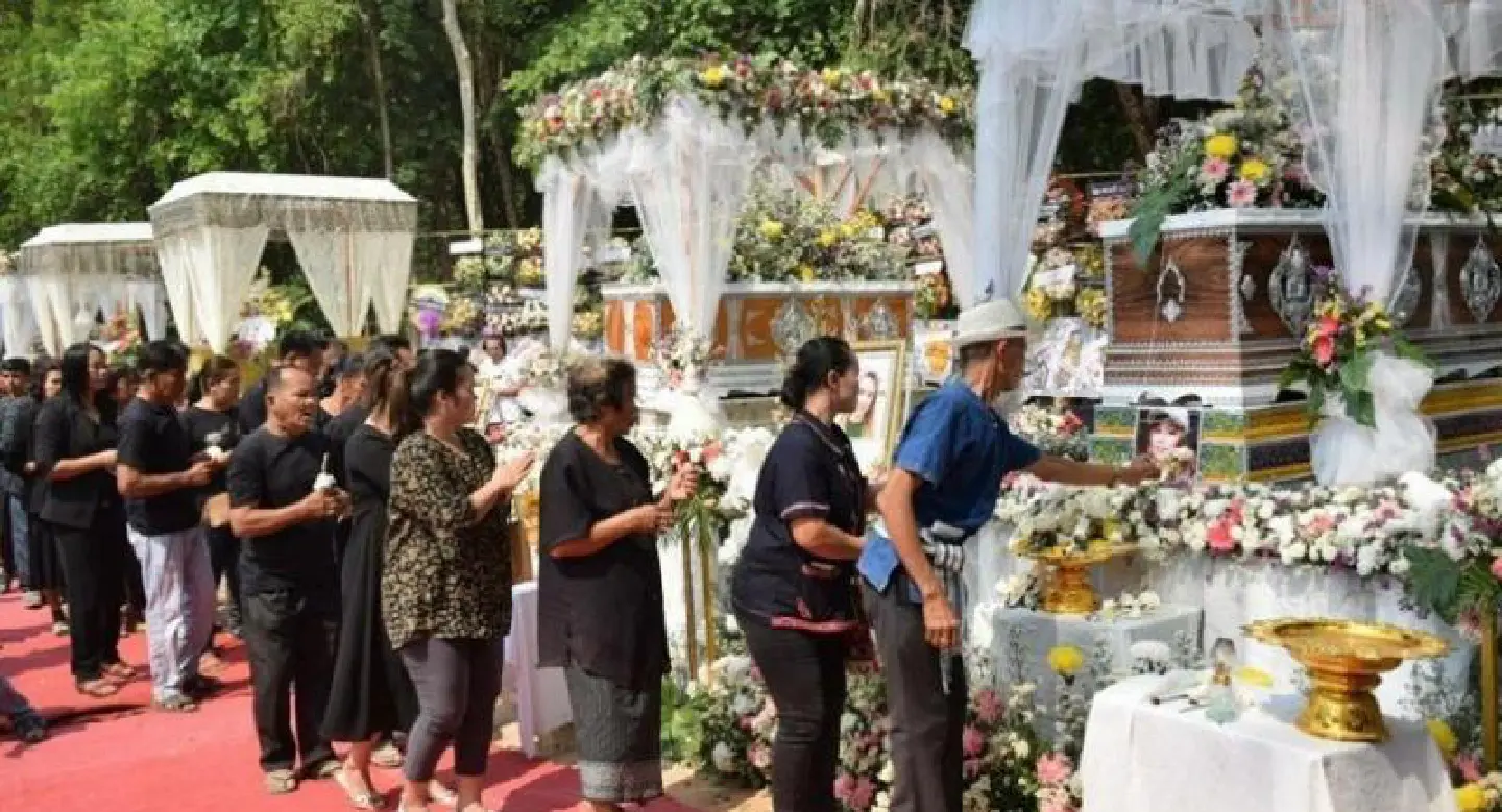 Coach-crash survivors attend cremation for family and friends Coach-crash survivors attend cremation for family and friends