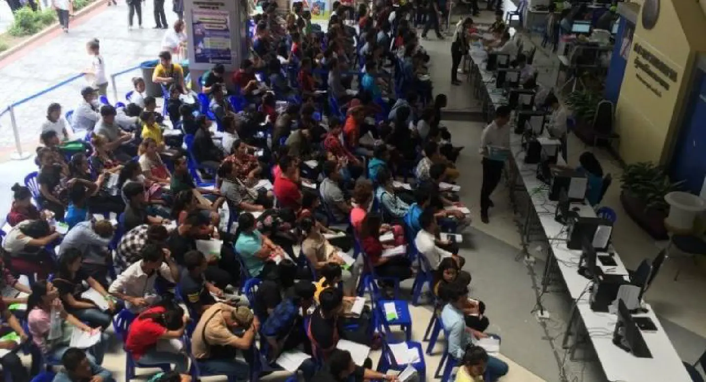 Confusion reigns as migrant worker deadline nears