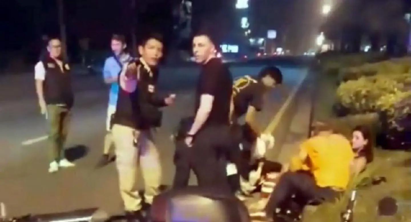 Russian tourist on motorcycle strikes Pattaya rescue worker Russian tourist on motorcycle strikes Pattaya rescue worker