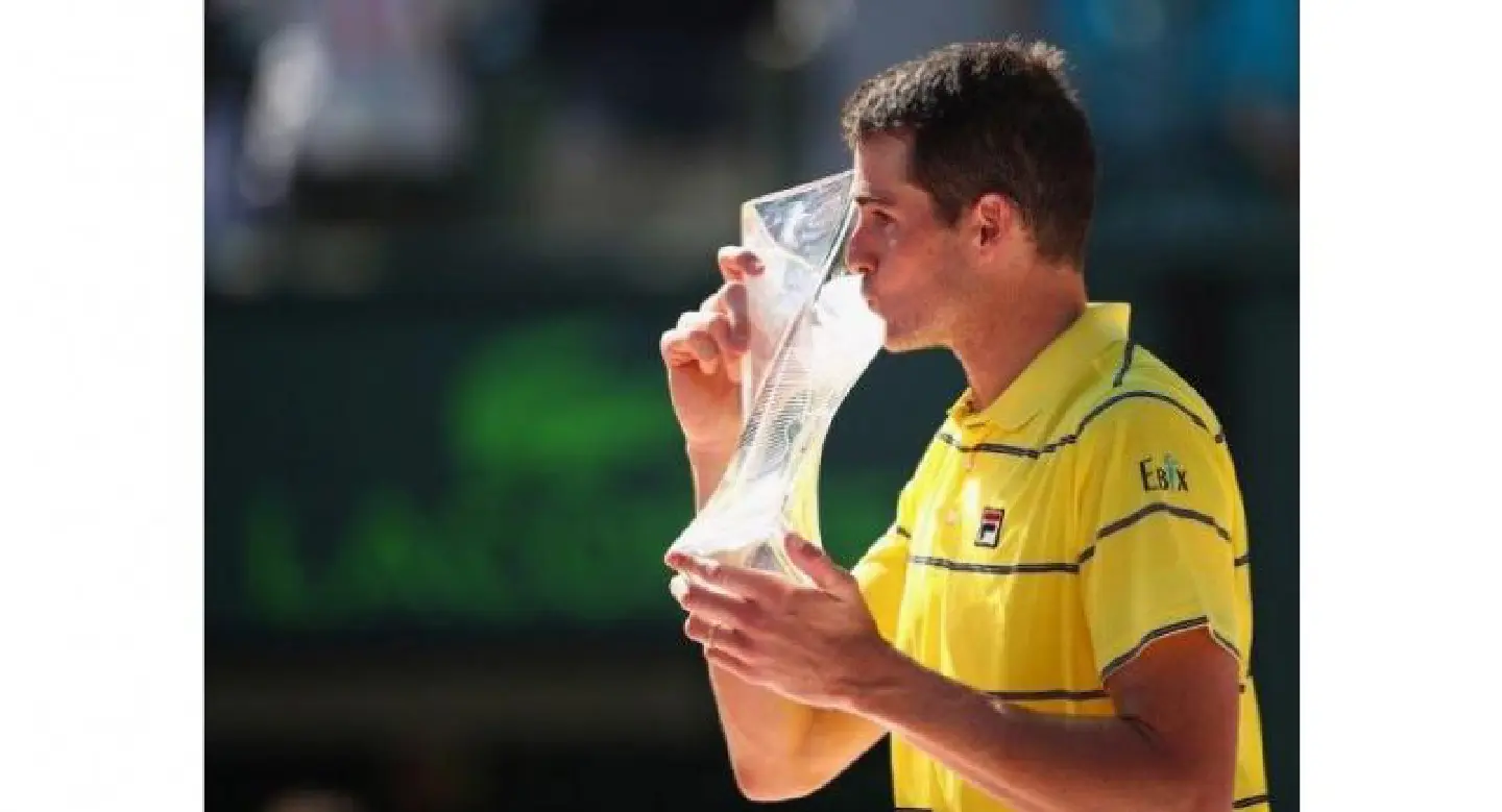 Isner upsets Zverev to win Miami Open Isner upsets Zverev to win Miami Open