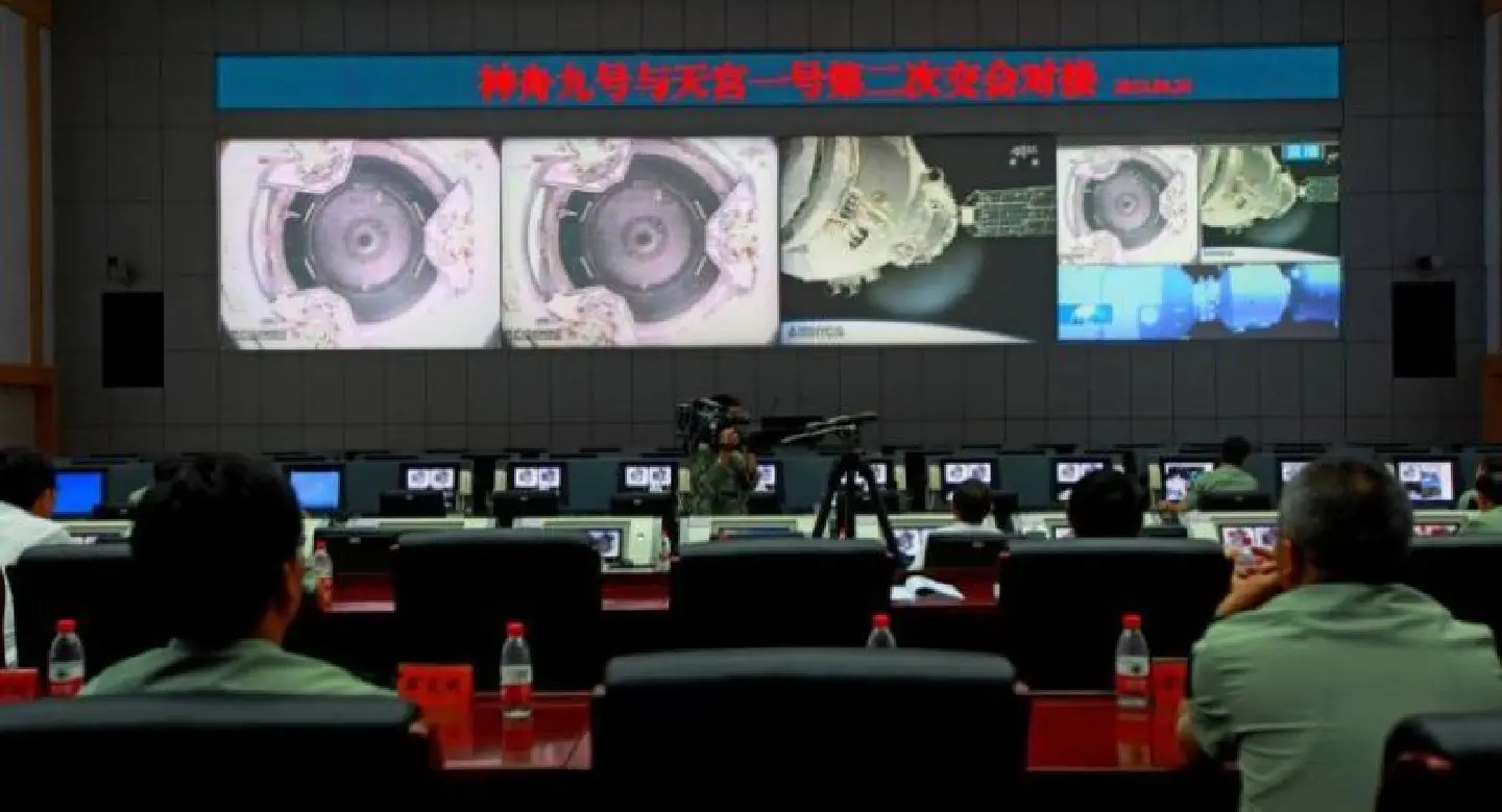 Defunct Chinese space lab plunges back to Earth over Pacific