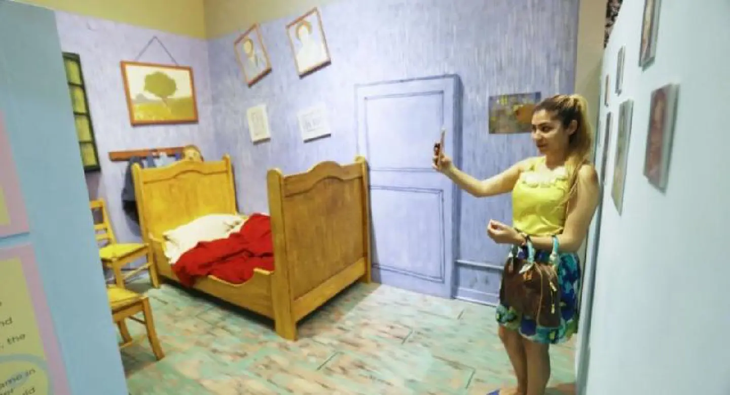 Los Angeles museum celebrates the art of the selfie Los Angeles museum celebrates the art of the selfie
