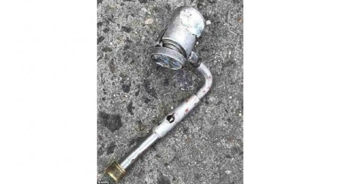 New York police shoot man dead after mistaking metal pipe for gun New York police shoot man dead after mistaking metal pipe for gun