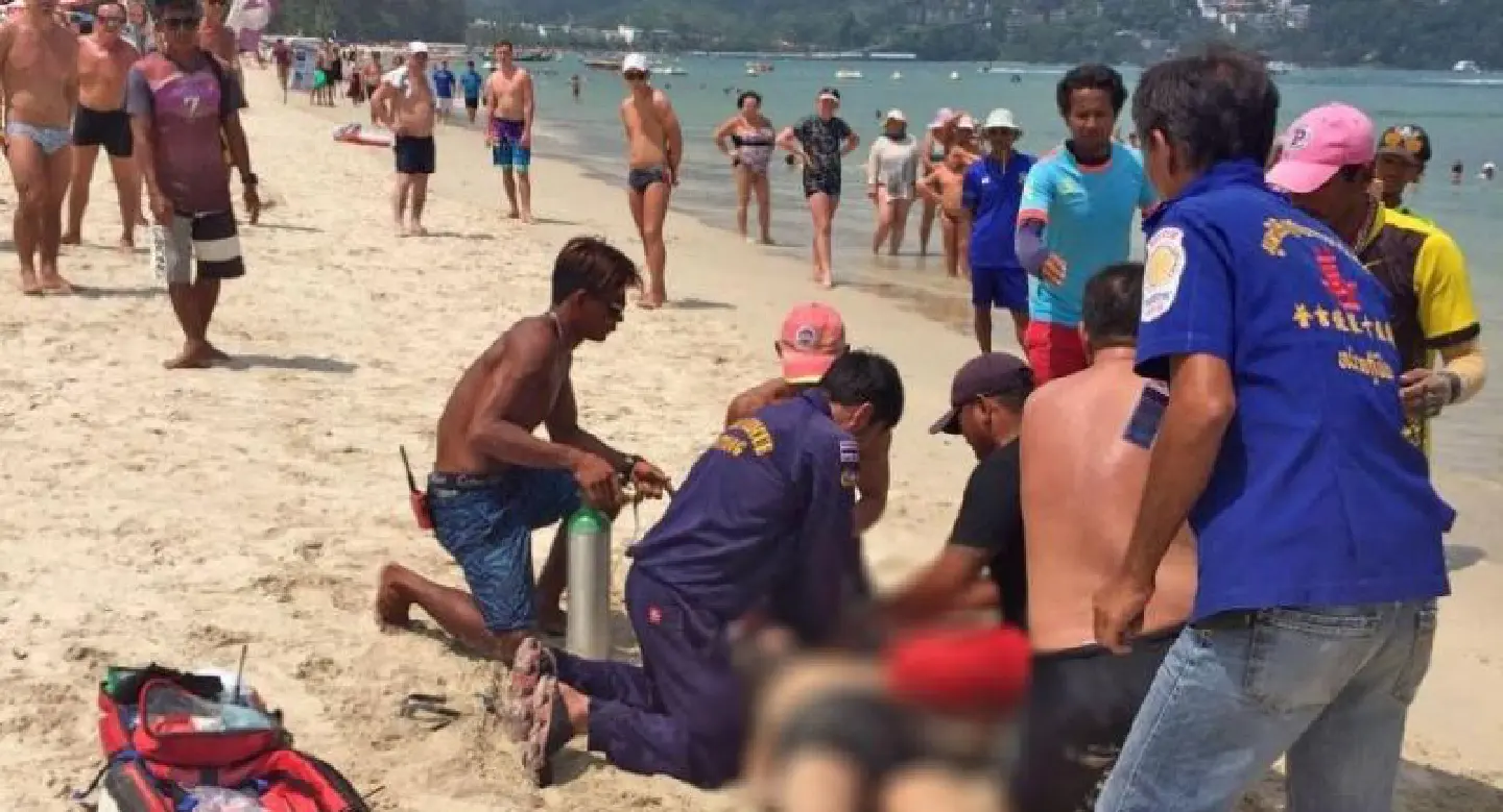 Chinese tourist drowns off Patong Beach Chinese tourist drowns off Patong Beach