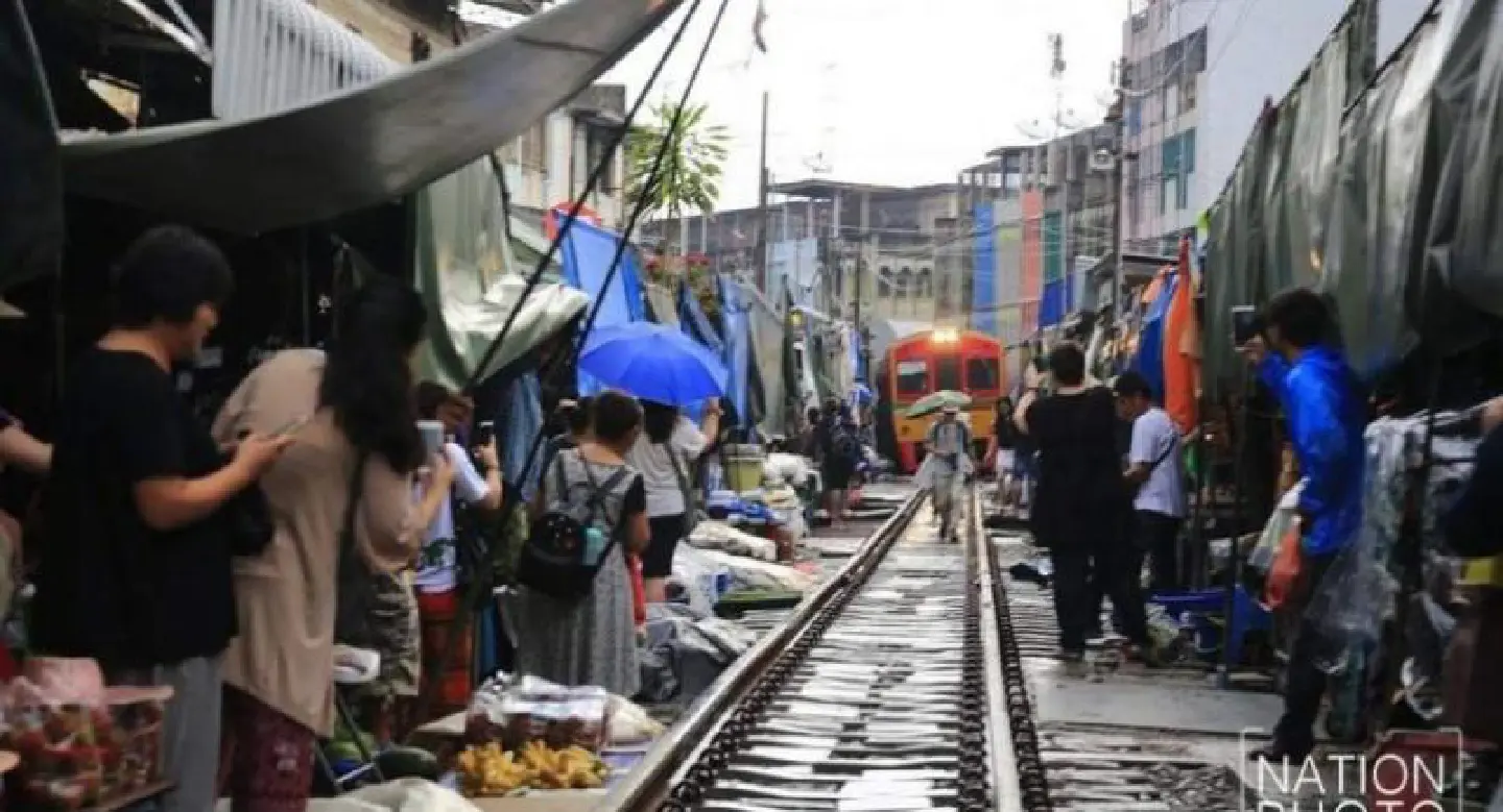 Vendors rubbish criticism of Mae Klong fresh market