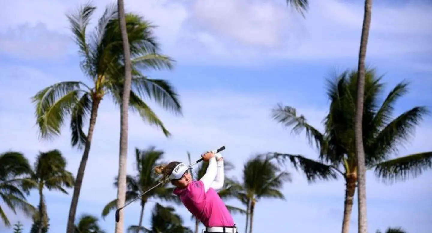 Late stumble costs Henderson in Hawaii LPGA event Late stumble costs Henderson in Hawaii LPGA event