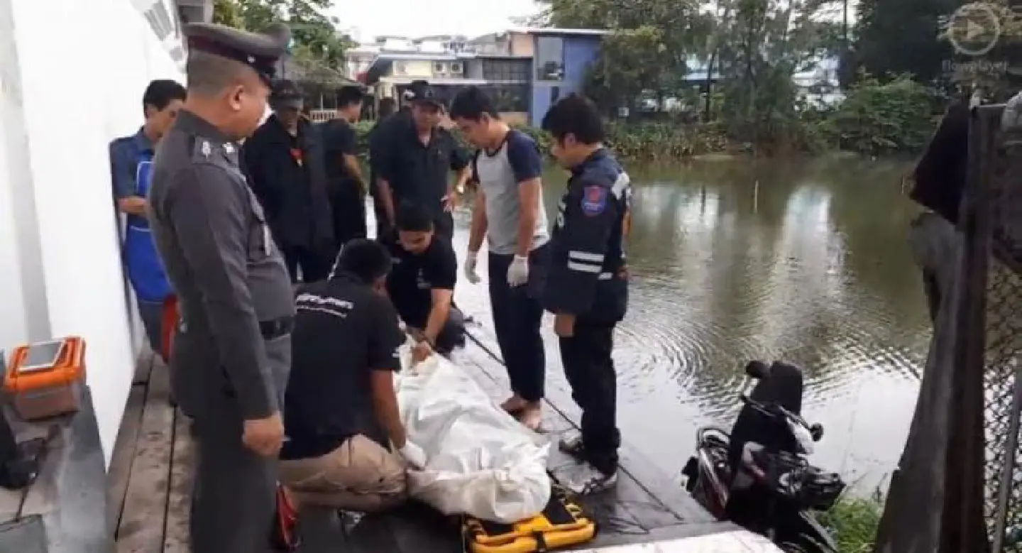 Man drowns after riding motorcycle into pond Man drowns after riding motorcycle into pond