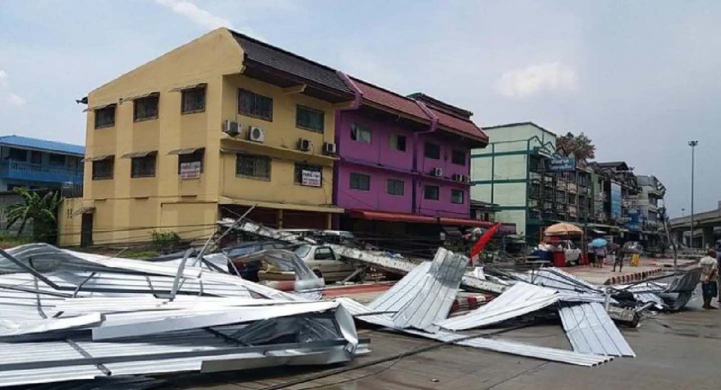 Storm topples 14 power poles in Lat Krabang Storm topples 14 power poles in Lat Krabang