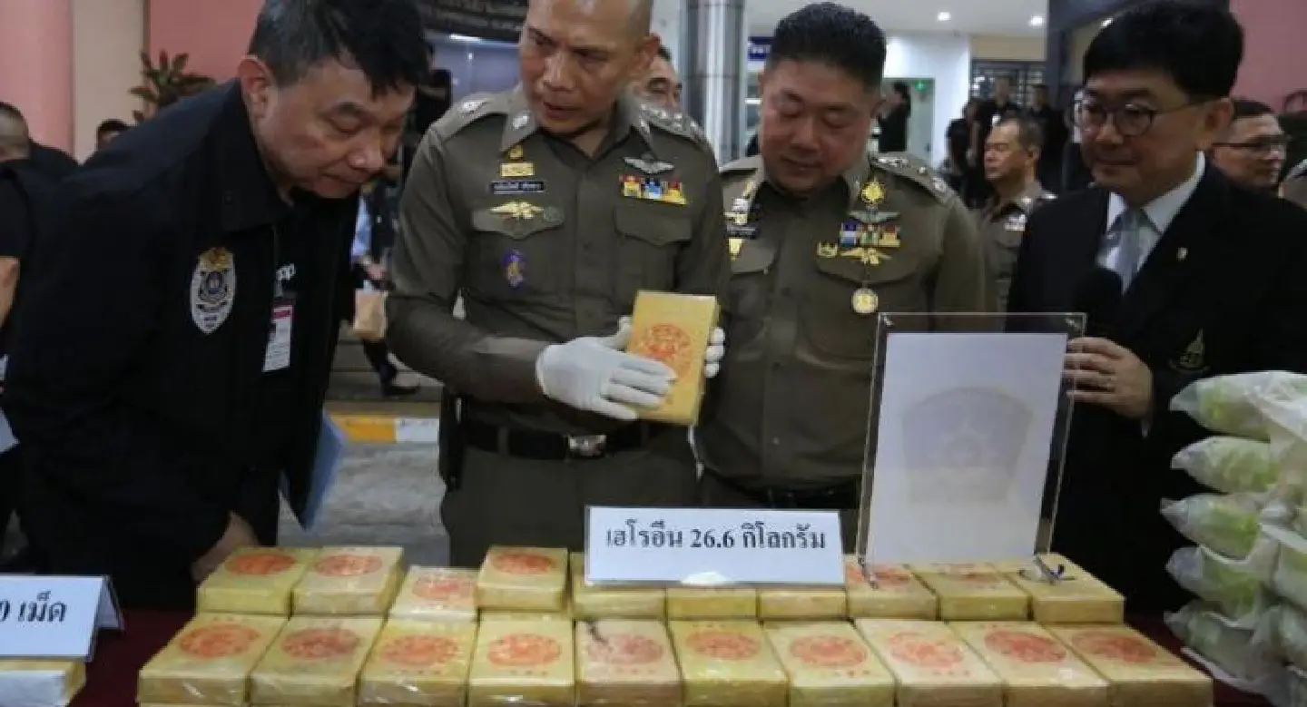 Three-week crime suppression operations net illicit drugs worth Bt320m from 101 suspects Three-week crime suppression operations net illicit drugs worth Bt320m from 101 suspects