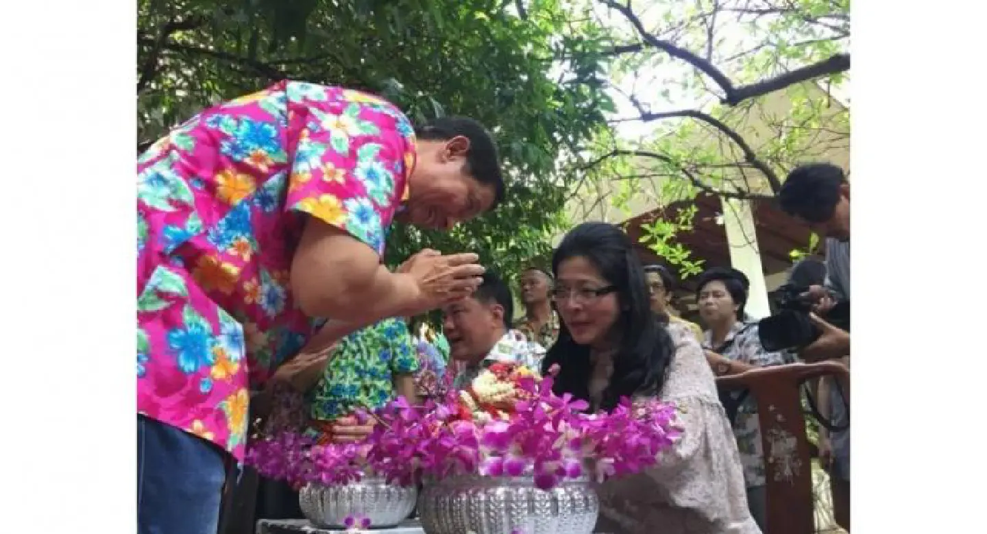Pheu Thai members attend events Pheu Thai members attend events