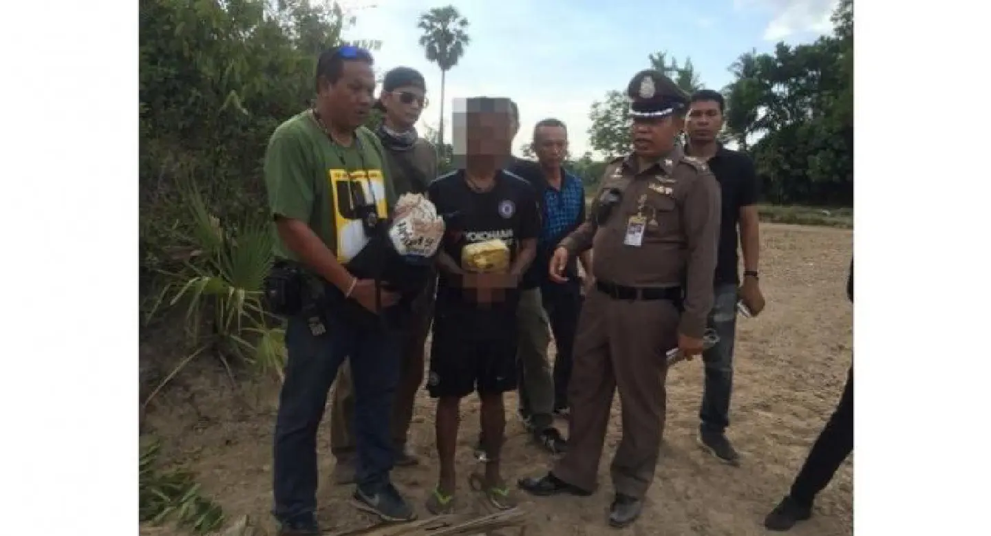 Drug suspect arrested with 21,000 meth pills, 1 kg of ‘ice’ in Songkhla Drug suspect arrested with 21,000 meth pills, 1 kg of ‘ice’ in Songkhla