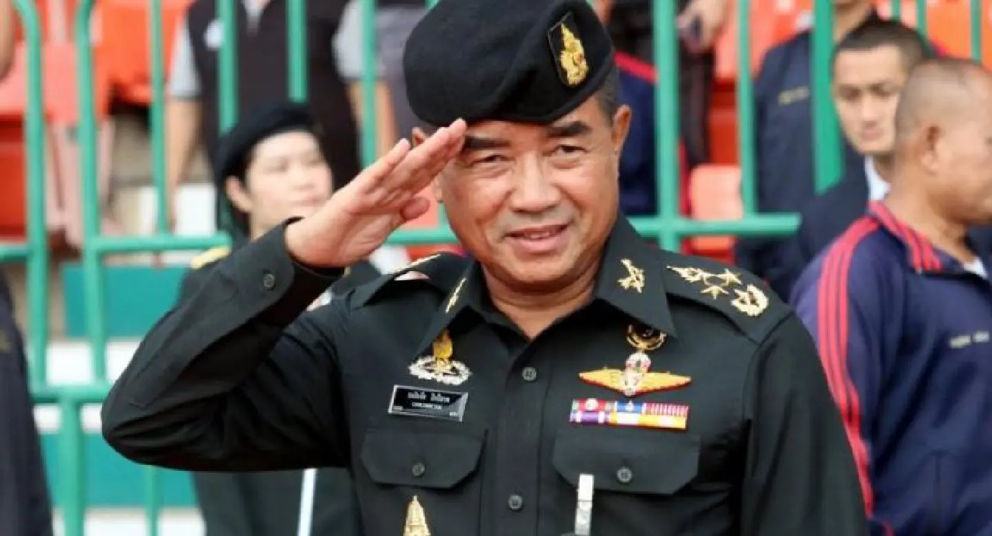 Army chief visits Narathiwat Army chief visits Narathiwat