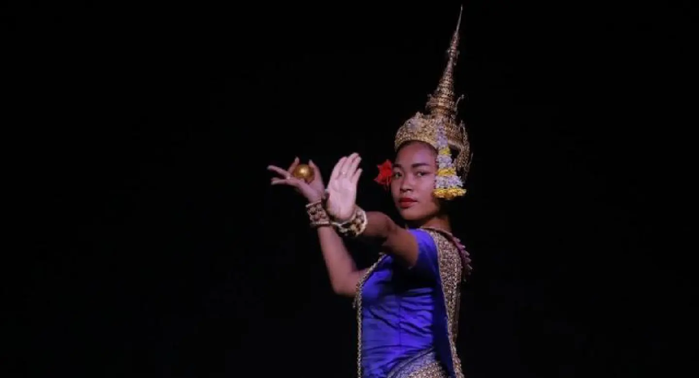 Bringing Khmer dance down to earth Bringing Khmer dance down to earth