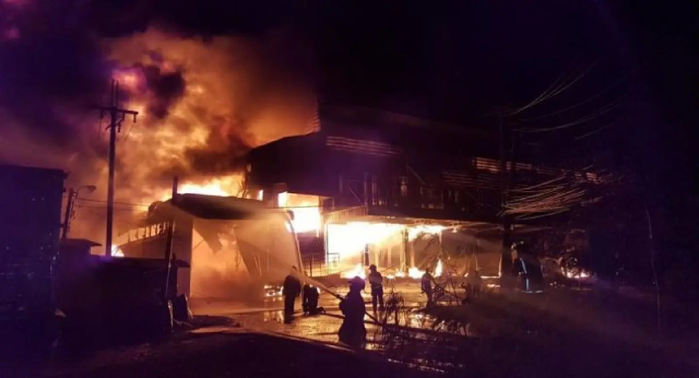 Fire destroys foam insulation factory in Samut Prakan Fire destroys foam insulation factory in Samut Prakan