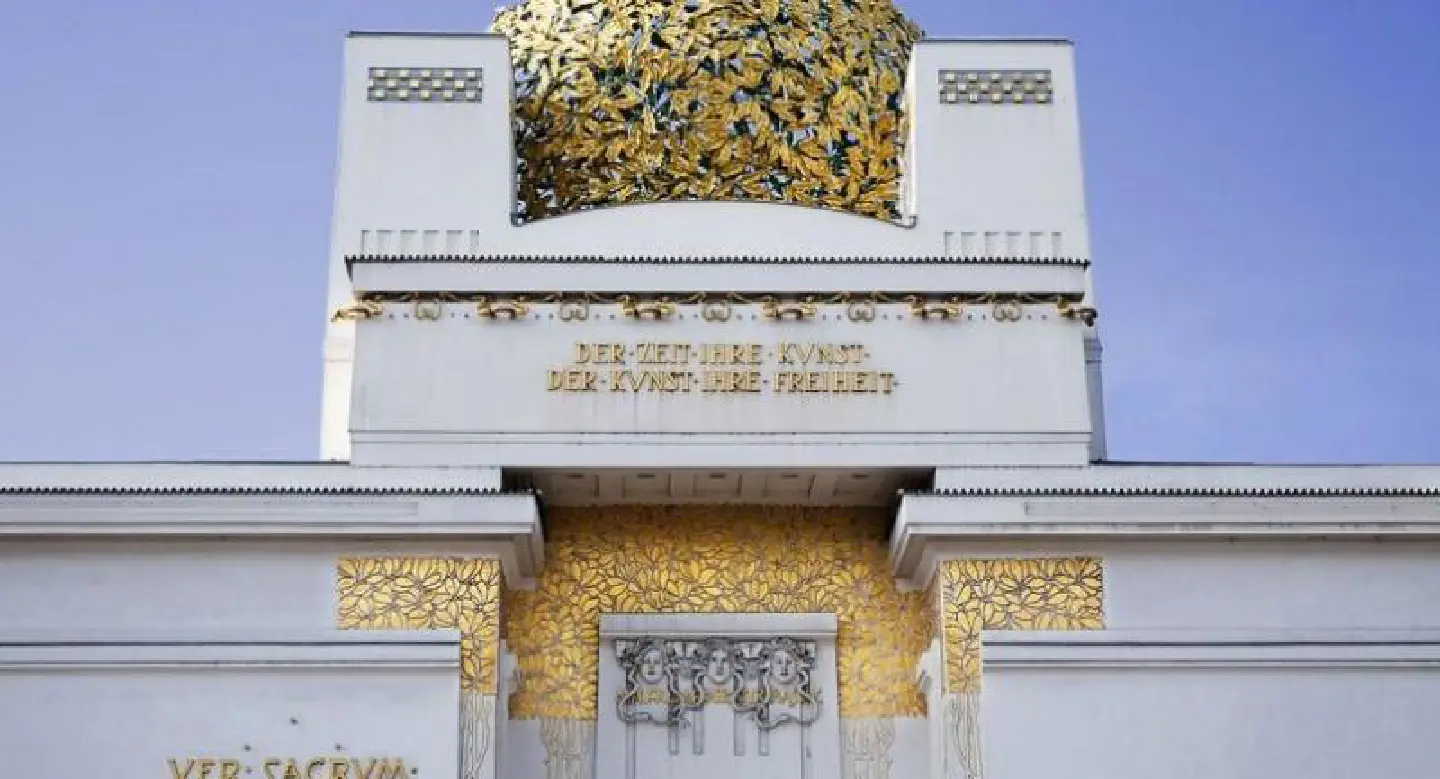 'Golden cabbage' leaves stolen off Vienna landmark