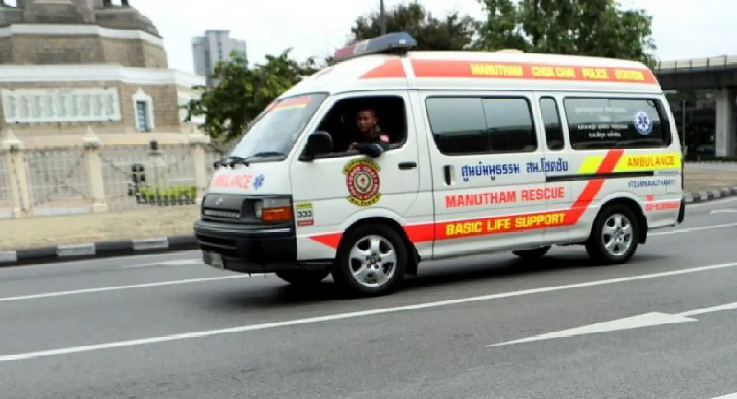 Call to impose heavy penalties on drivers blocking ambulances Call to impose heavy penalties on drivers blocking ambulances