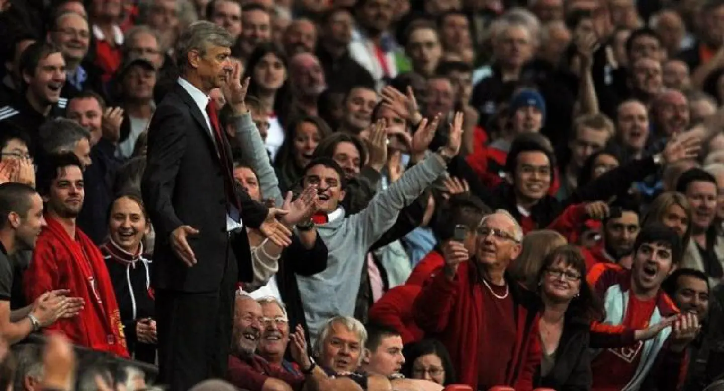 Wenger given Old Trafford send-off by Ferguson Wenger given Old Trafford send-off by Ferguson