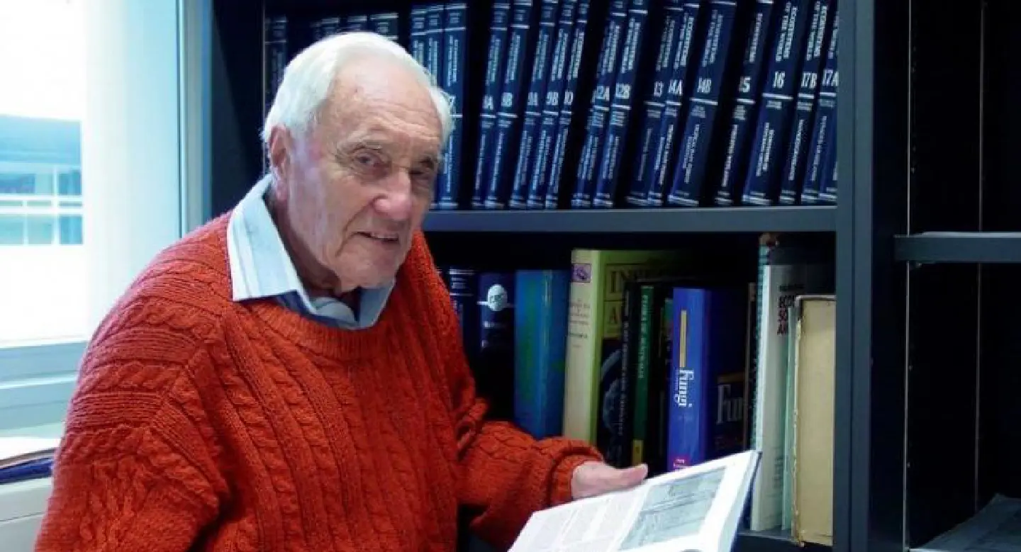 Australia scientist, 104, heads to Switzerland for assisted dying Australia scientist, 104, heads to Switzerland for assisted dying
