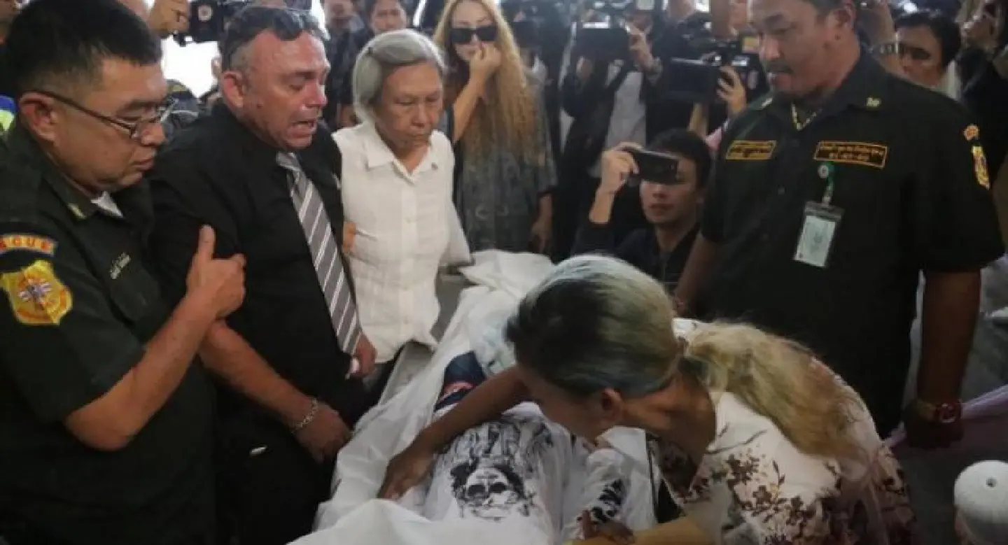 Grief-stricken mom picks up son’s body from morgue after balcony collapse Grief-stricken mom picks up son’s body from morgue after balcony collapse