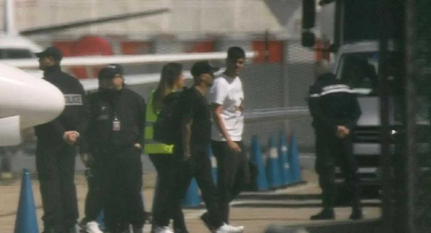 Neymar returns to PSG training ground and works out Neymar returns to PSG training ground and works out