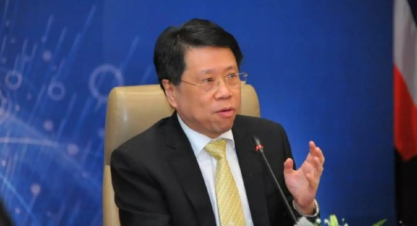 Probe absolves top education official