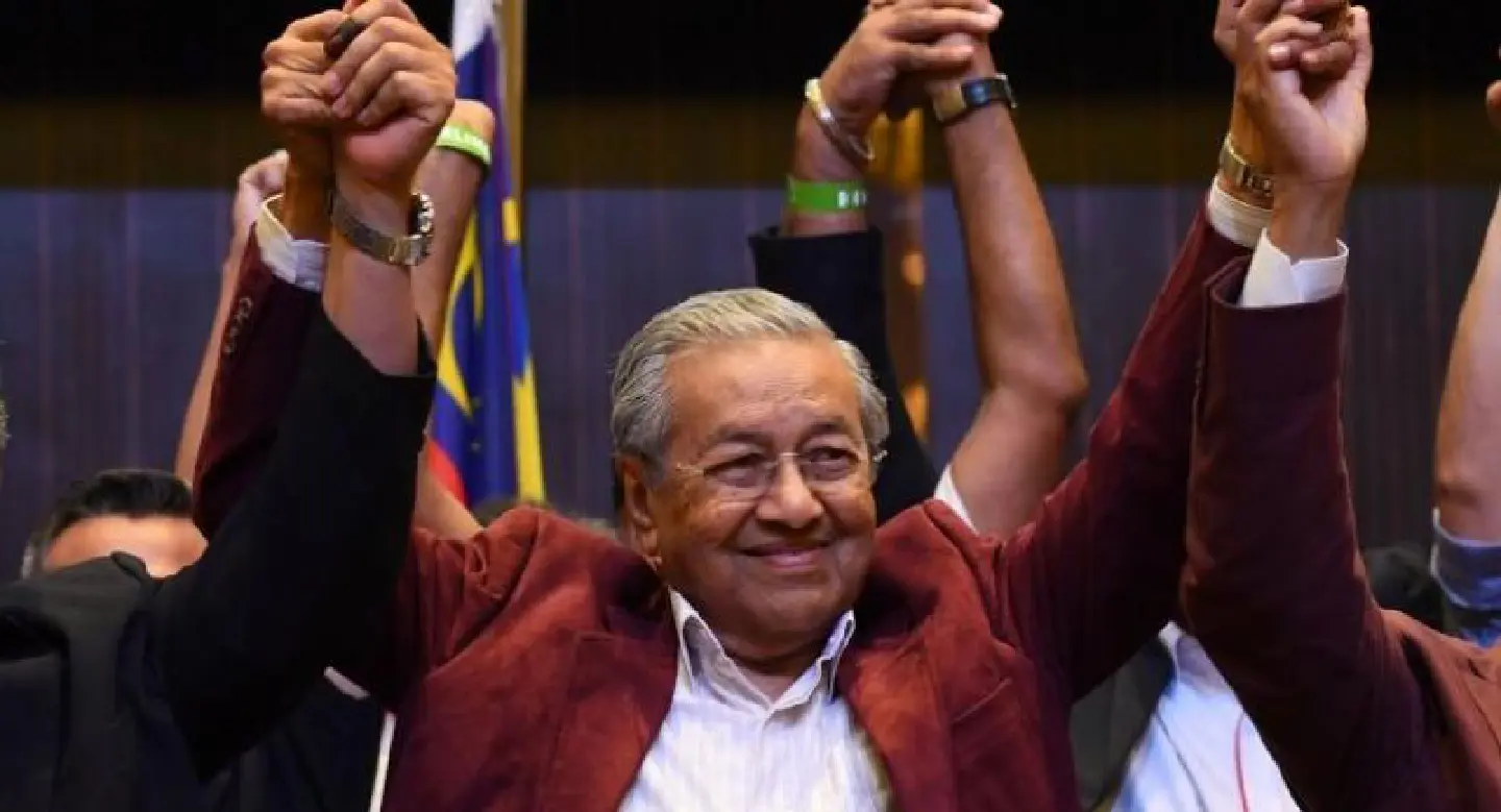 Malaysia awakes to a new dawn Malaysia awakes to a new dawn