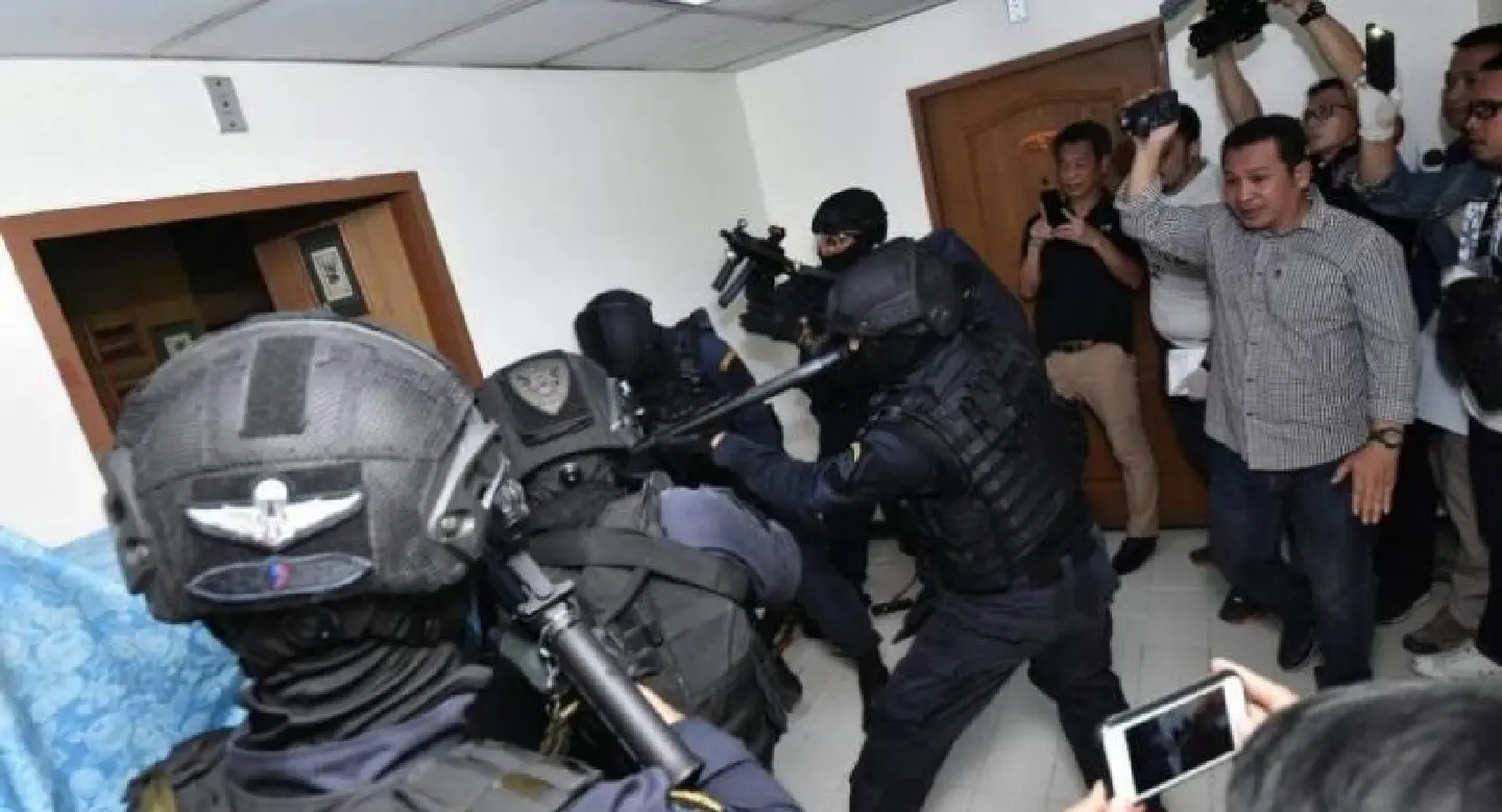 Eight warrants for ex-Special Branch officer Eight warrants for ex-Special Branch officer