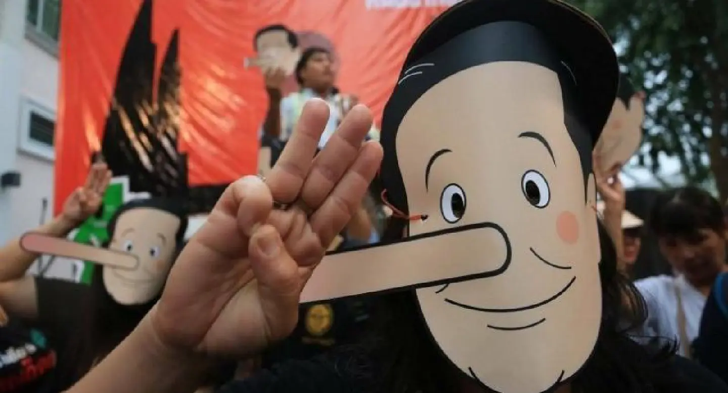 Election activists to hand out ‘Yut-nocchio’ fans Friday at Terminal 21 Election activists to hand out ‘Yut-nocchio’ fans Friday at Terminal 21