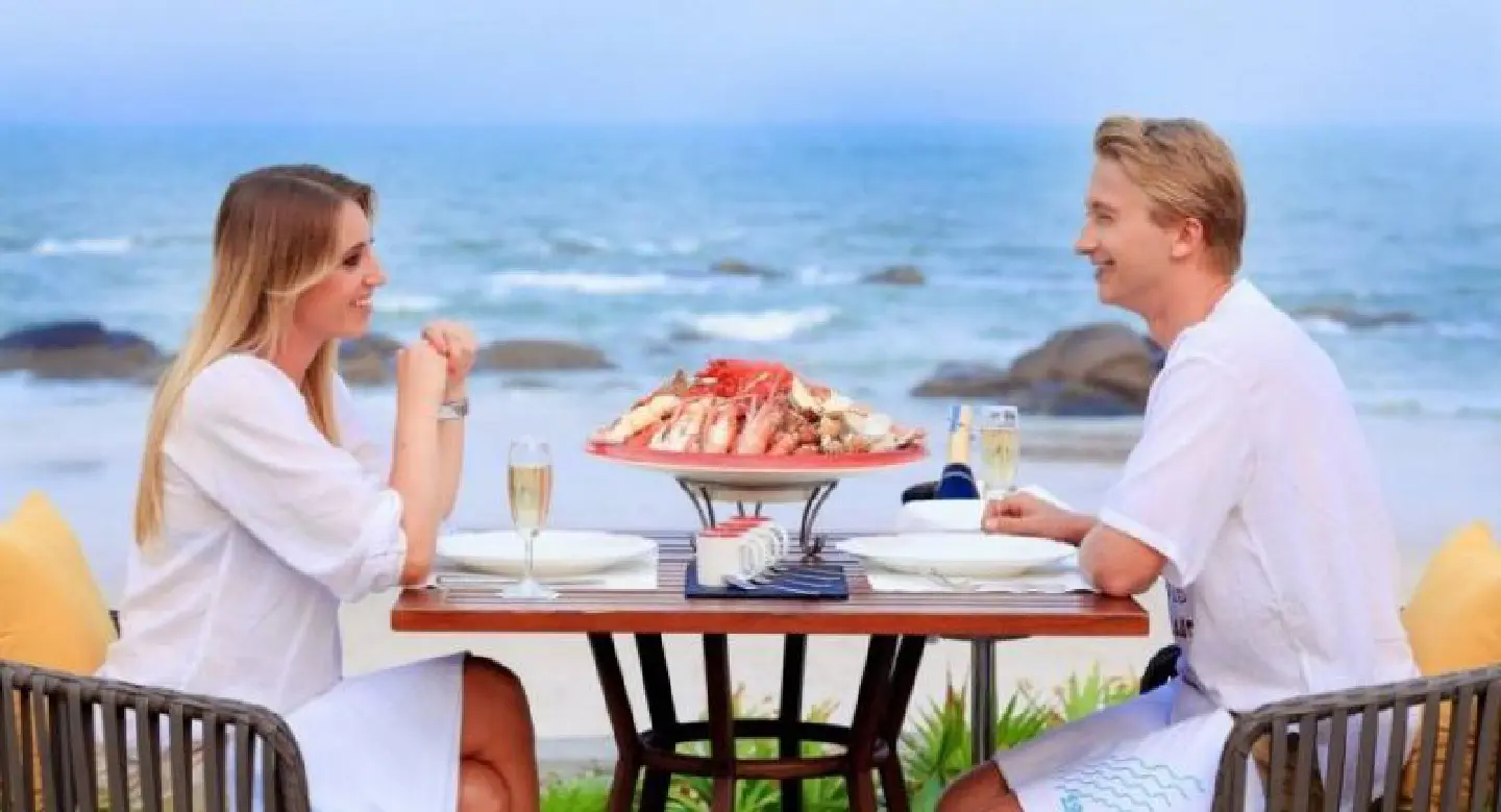 Hua Hin resorts join for beachfront stroll-and-dine Hua Hin resorts join for beachfront stroll-and-dine