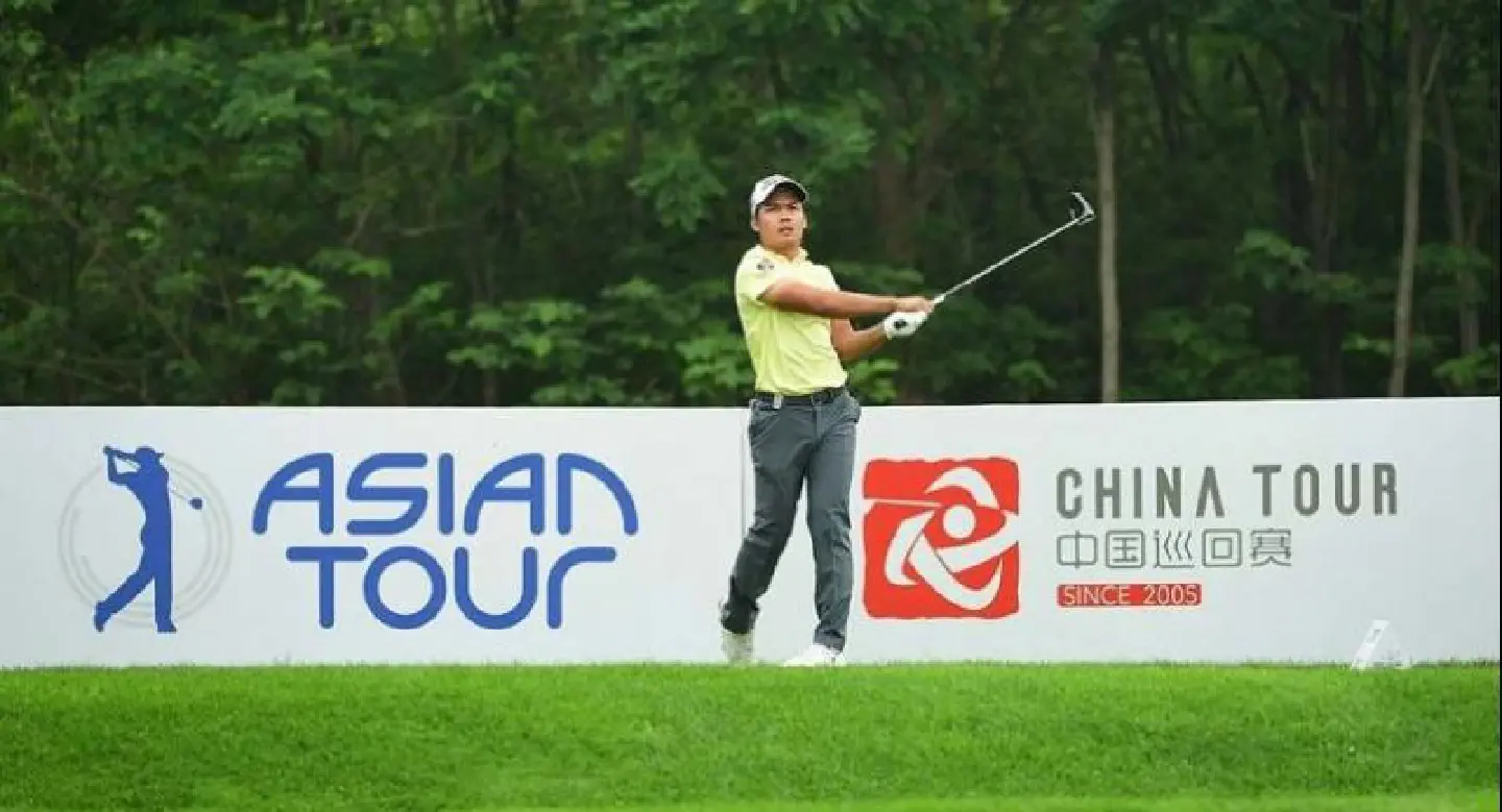 Laws student Natipong shares halfway lead in Asia-Pacific Classic Laws student Natipong shares halfway lead in Asia-Pacific Classic