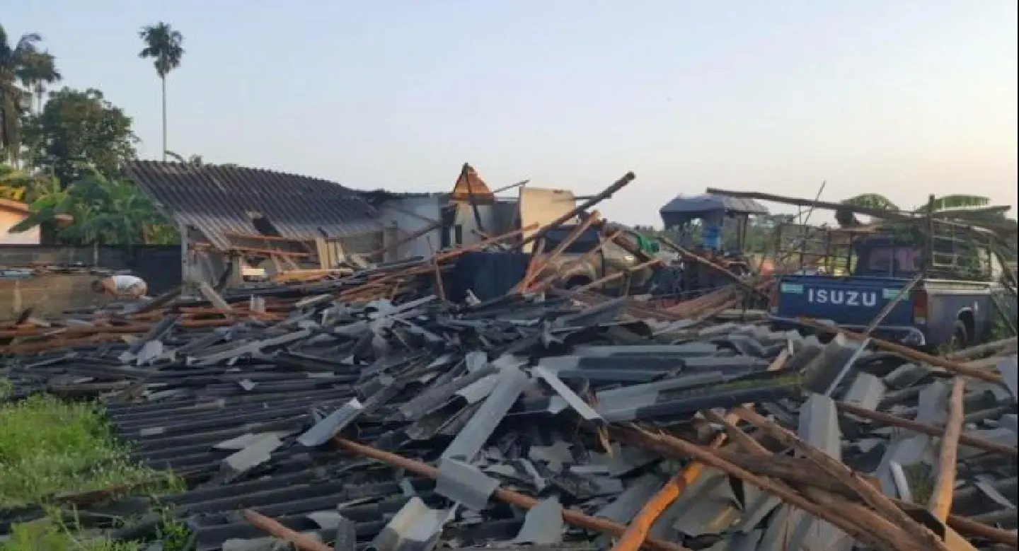 Storm lashes villages in Phayao