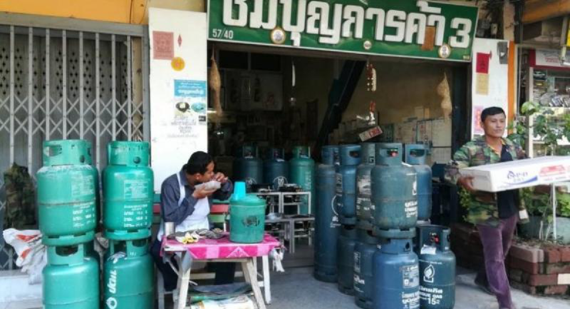 In Phitsanulok, groans over yet another rise in cost of cooking gas