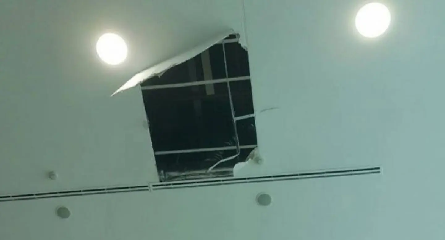 Worker dies in fall at Rangsit shopping mall