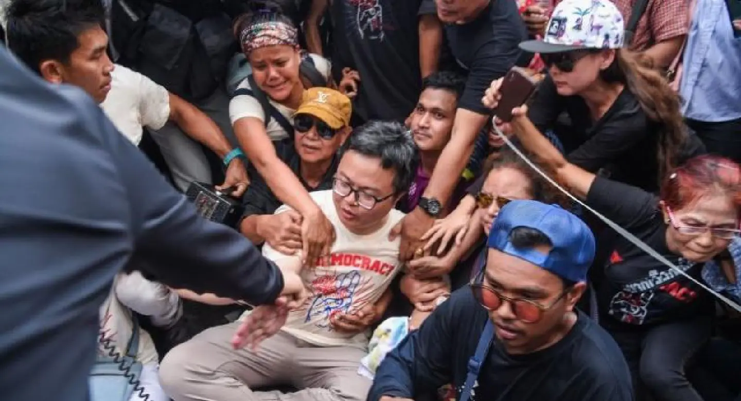 Thammasat refuses to prosecute protesters Thammasat refuses to prosecute protesters