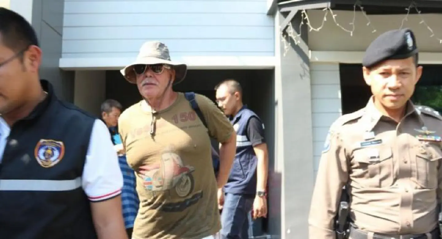 Foreigner caught with child-porn cache in Pathum Thani Foreigner caught with child-porn cache in Pathum Thani