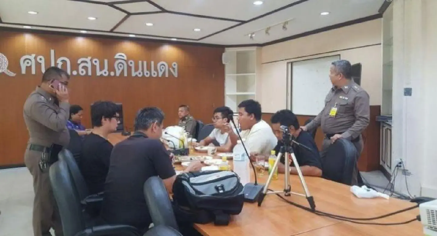 Outpouring of support for pro-poll detainees