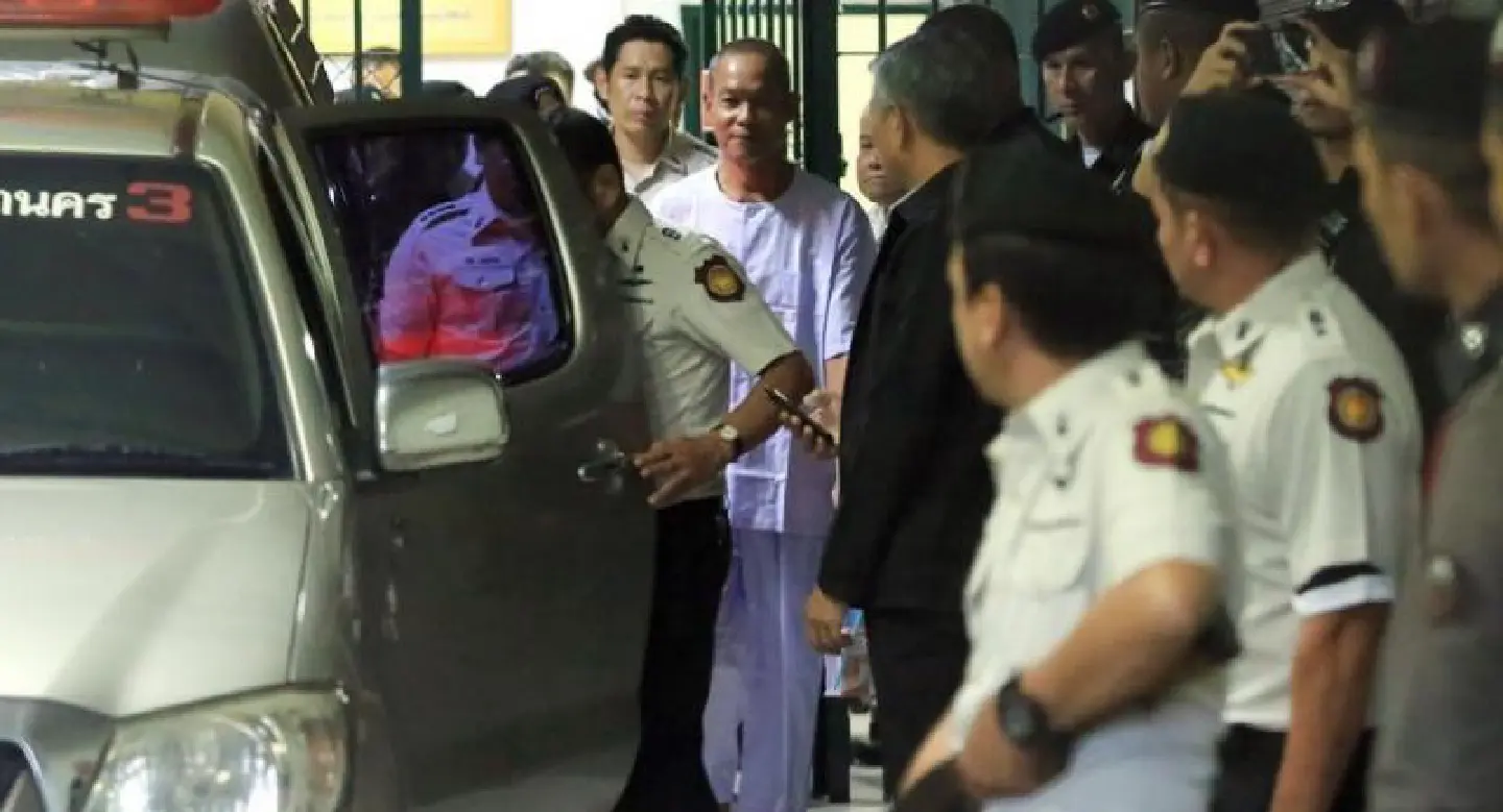 Buddha Isara detained, defrocked over PDRC protests