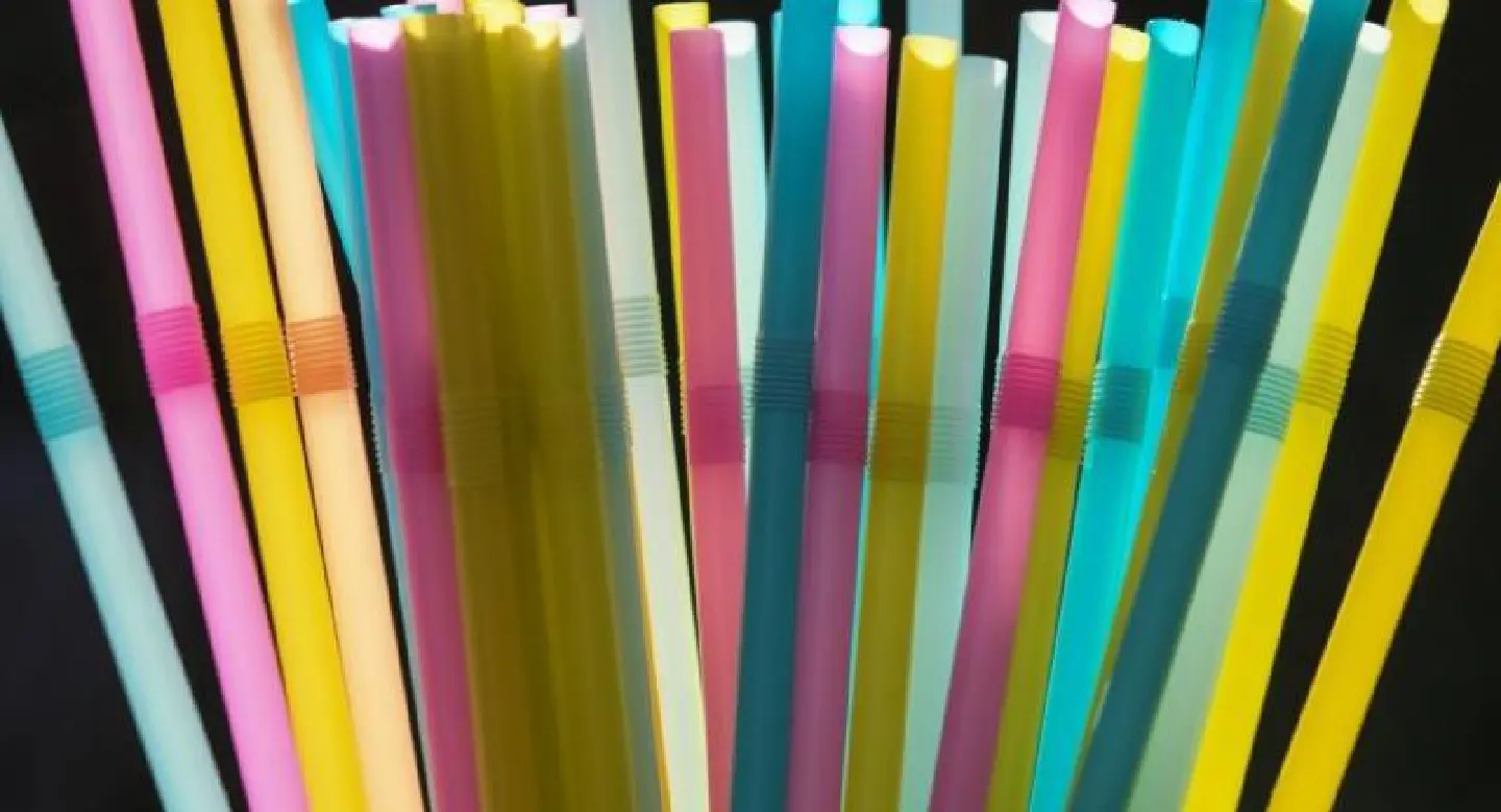 EU proposes ban on straws, other single-use plastics