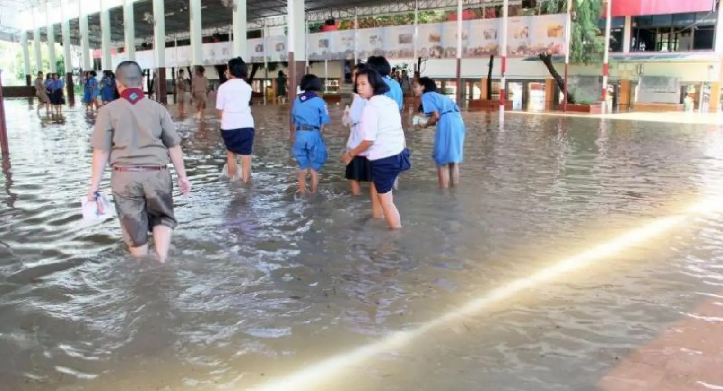 Bueng Kan hit by flash floods Bueng Kan hit by flash floods
