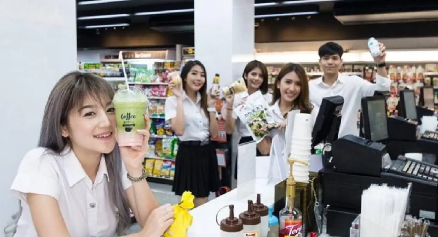 FamilyMart targets student market