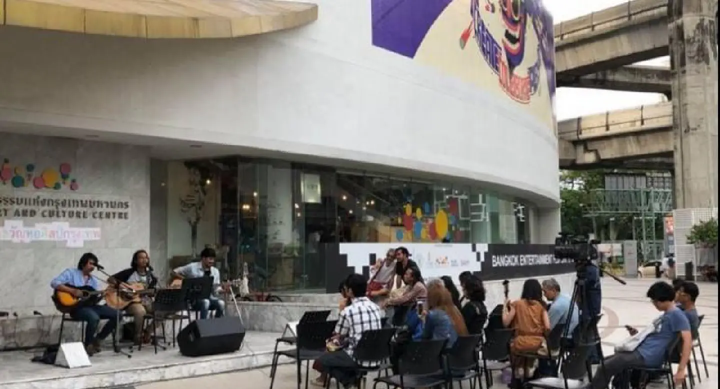 Poets and musicians band together to show support for arts centre Poets and musicians band together to show support for arts centre