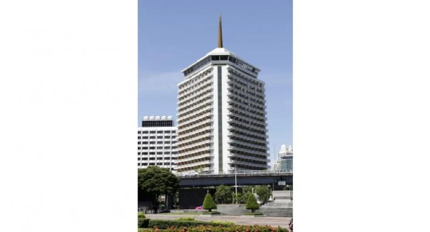 A Bangkok Landmark bids farewell