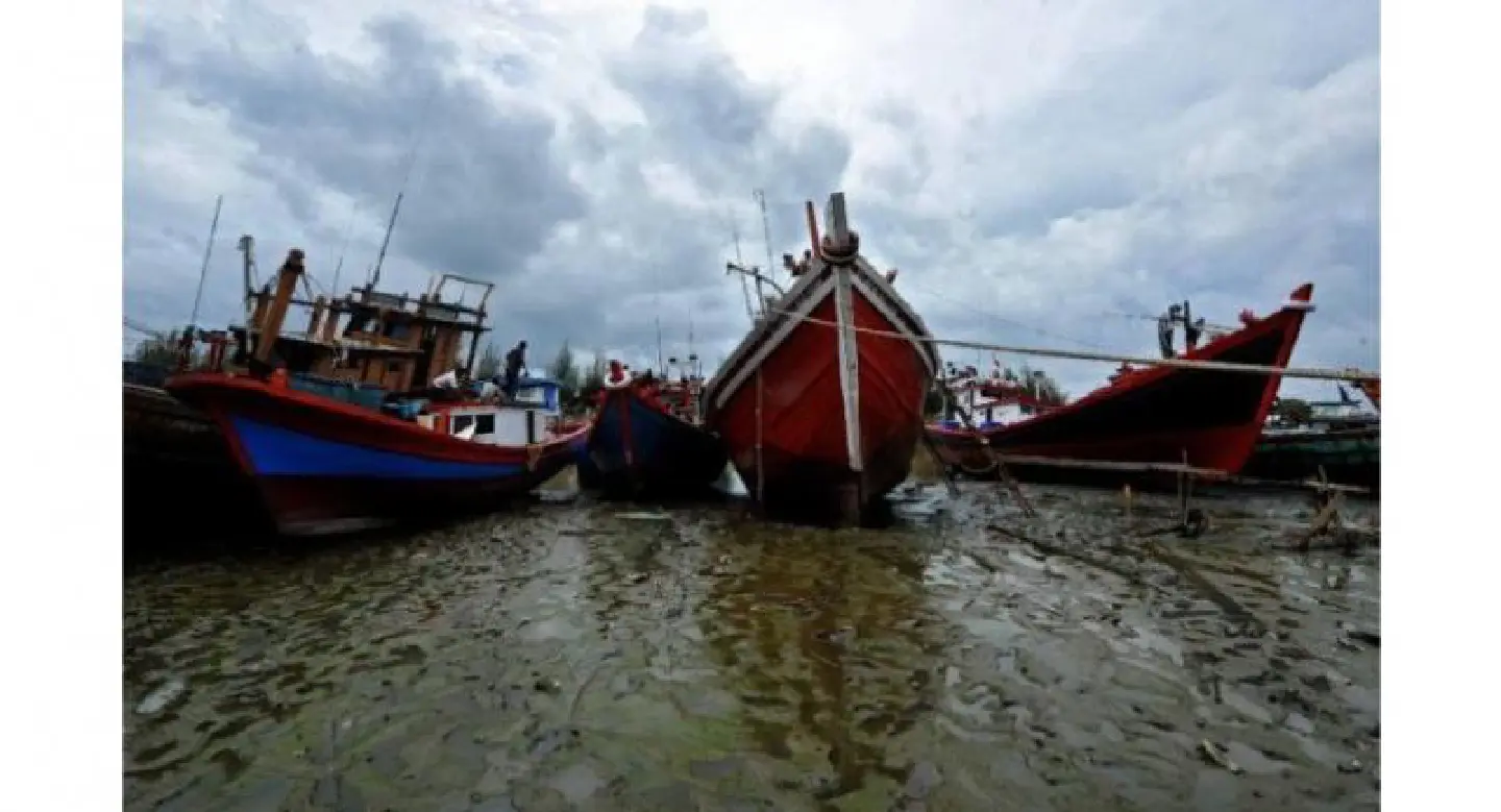 13 dead as boat capsizes off Indonesia's Sulawesi